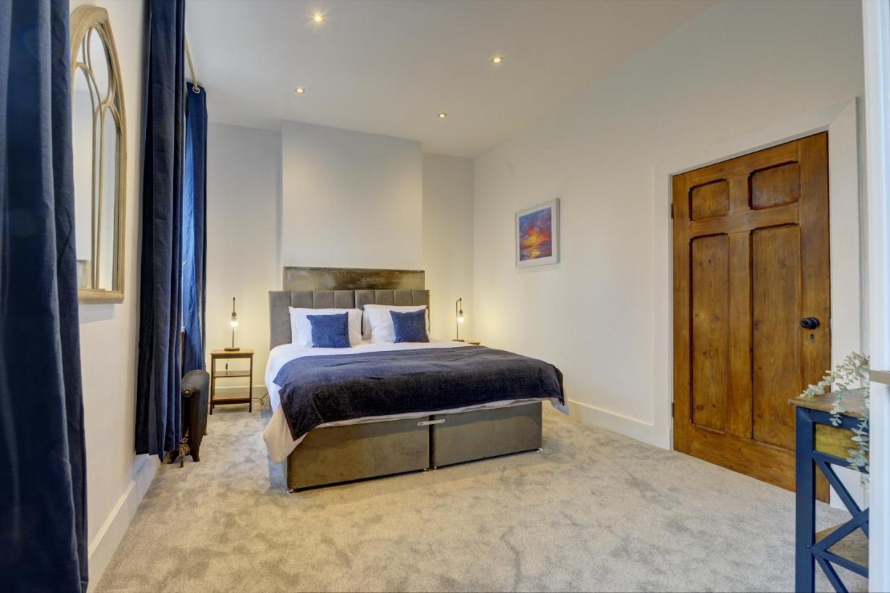 The Old Vicarage - Secure Parking, Fast Wifi, Garden Βίλα Λιντς Εξωτερικό φωτογραφία