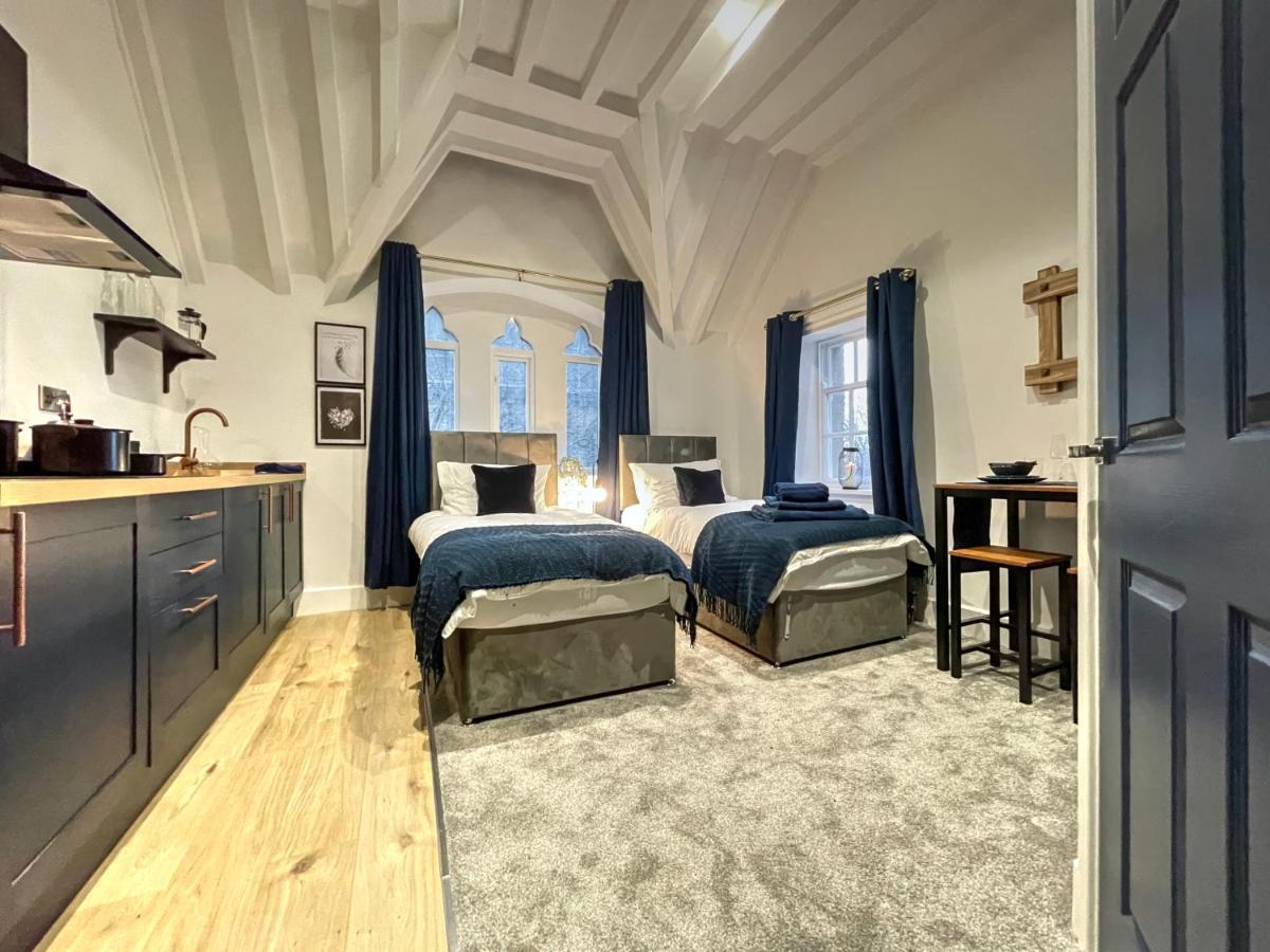 The Old Vicarage - Secure Parking, Fast Wifi, Garden Βίλα Λιντς Εξωτερικό φωτογραφία