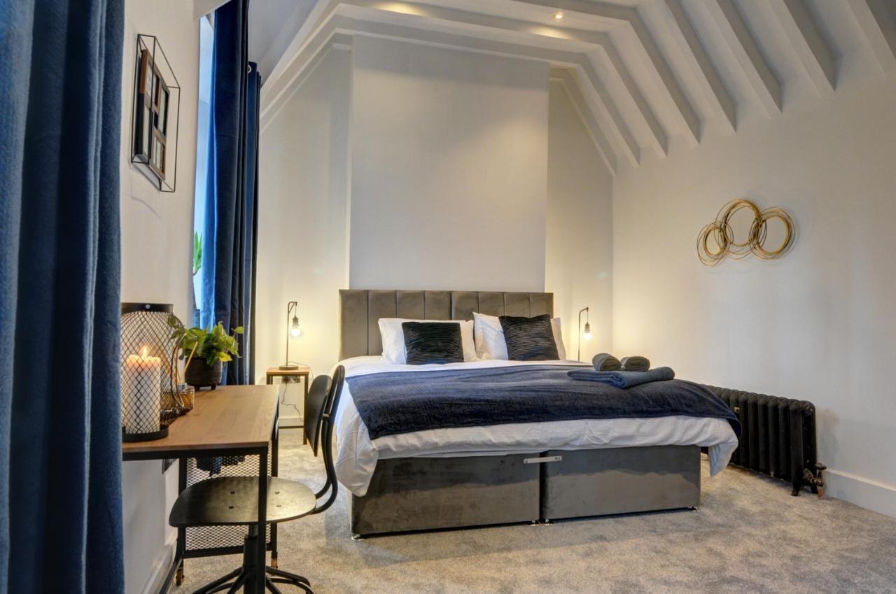 The Old Vicarage - Secure Parking, Fast Wifi, Garden Βίλα Λιντς Εξωτερικό φωτογραφία