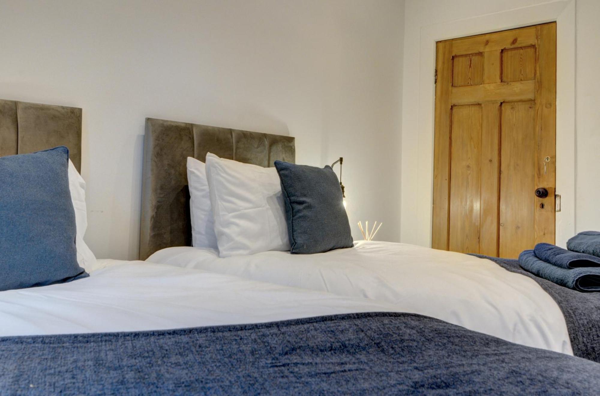 The Old Vicarage - Secure Parking, Fast Wifi, Garden Βίλα Λιντς Εξωτερικό φωτογραφία