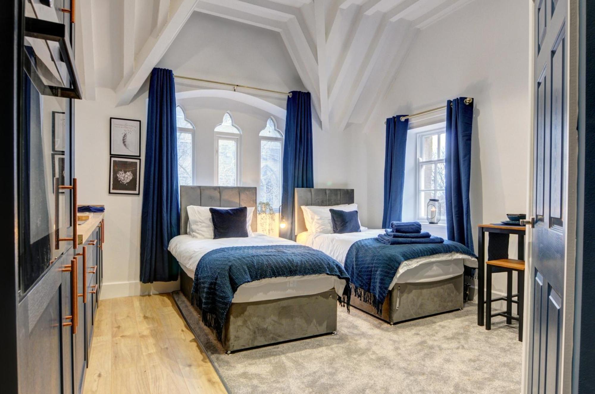 The Old Vicarage - Secure Parking, Fast Wifi, Garden Βίλα Λιντς Εξωτερικό φωτογραφία