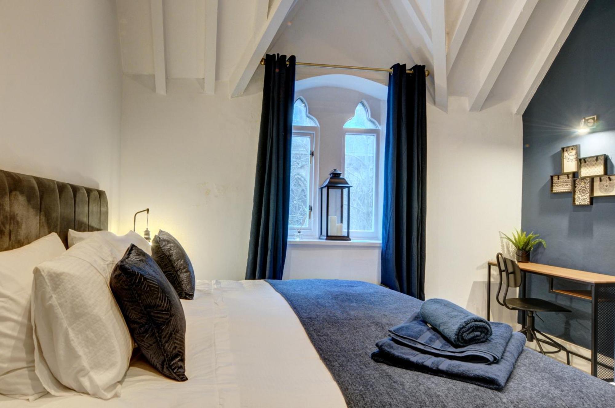 The Old Vicarage - Secure Parking, Fast Wifi, Garden Βίλα Λιντς Εξωτερικό φωτογραφία
