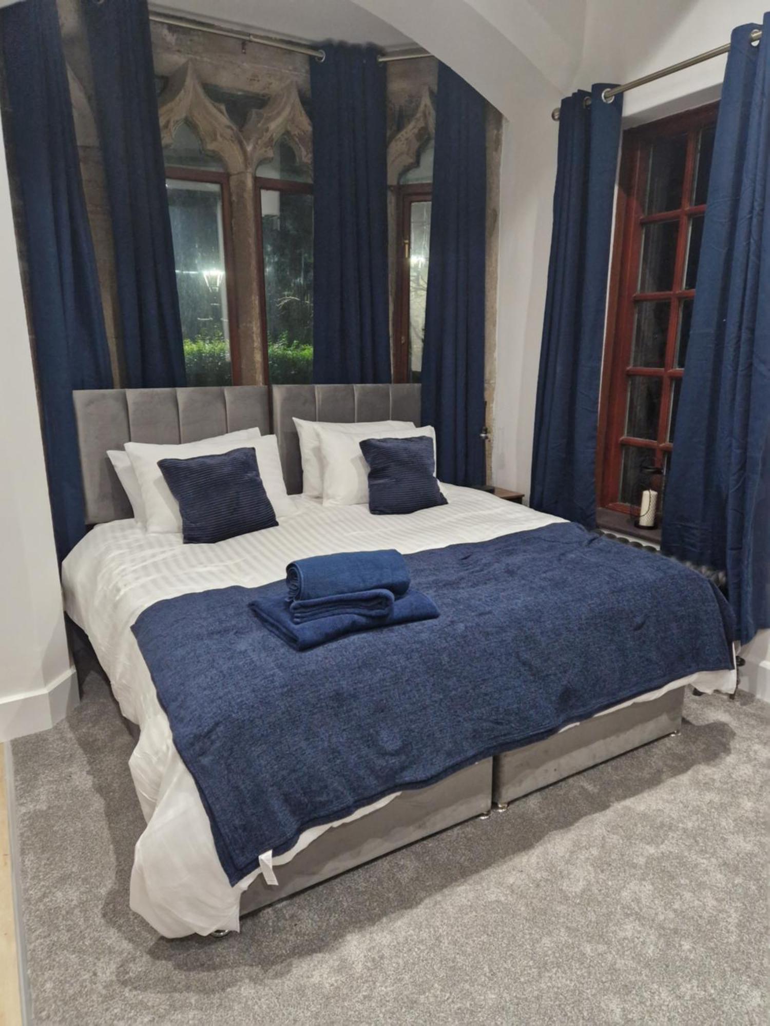 The Old Vicarage - Secure Parking, Fast Wifi, Garden Βίλα Λιντς Εξωτερικό φωτογραφία