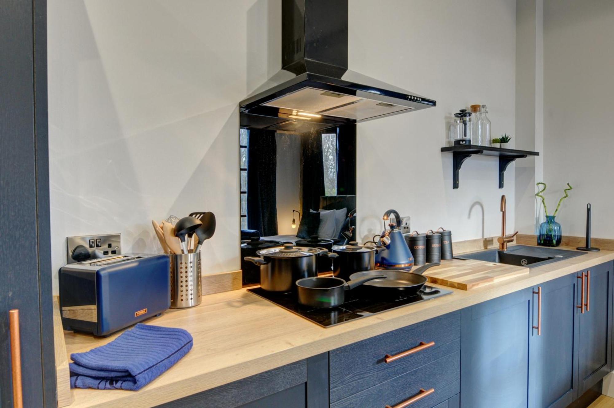 The Old Vicarage - Secure Parking, Fast Wifi, Garden Βίλα Λιντς Εξωτερικό φωτογραφία