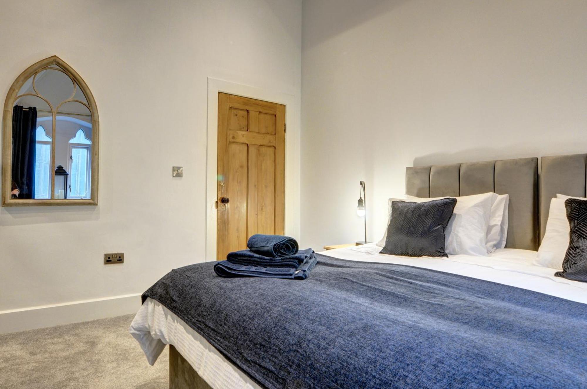 The Old Vicarage - Secure Parking, Fast Wifi, Garden Βίλα Λιντς Εξωτερικό φωτογραφία