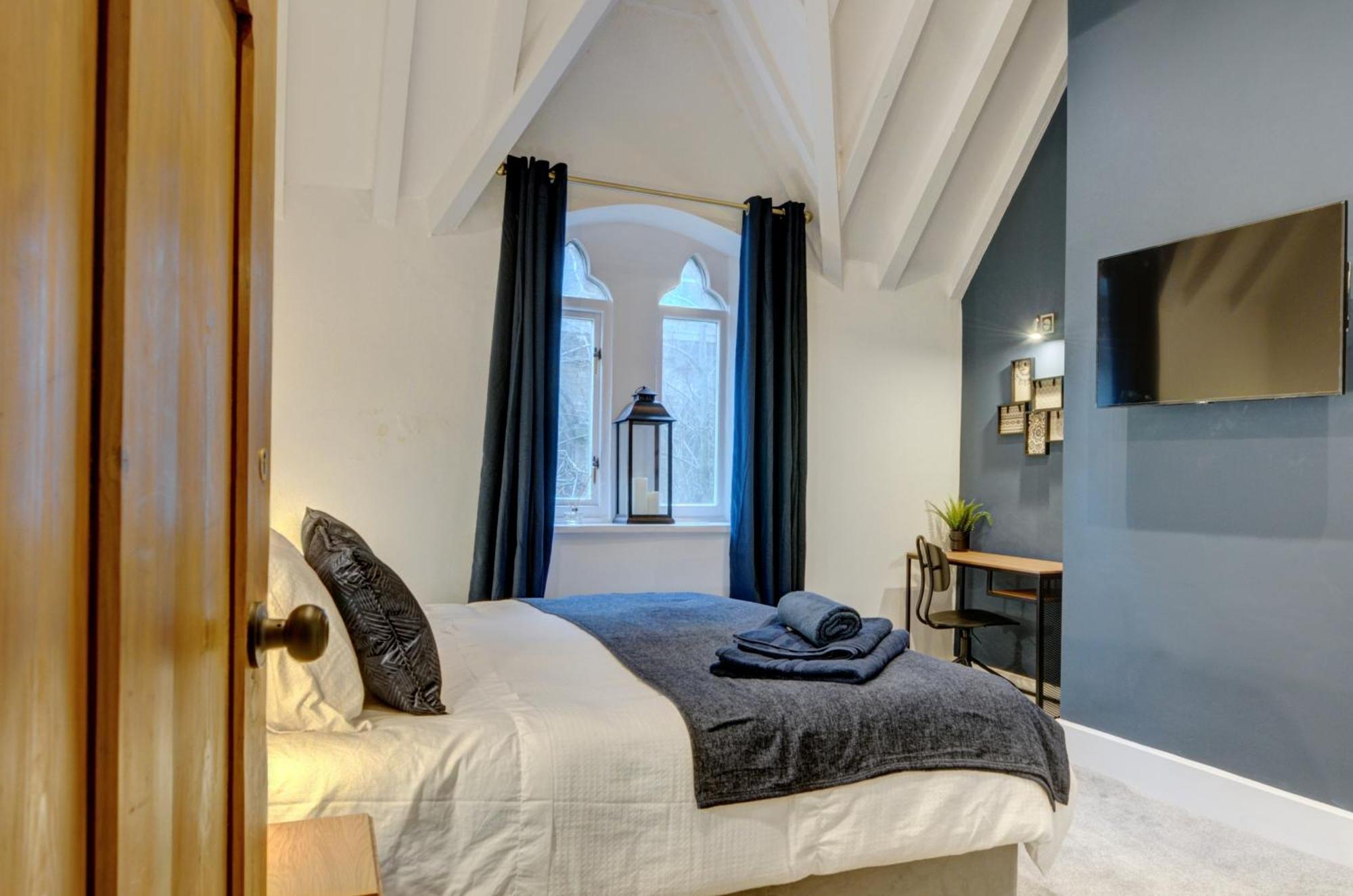 The Old Vicarage - Secure Parking, Fast Wifi, Garden Βίλα Λιντς Εξωτερικό φωτογραφία