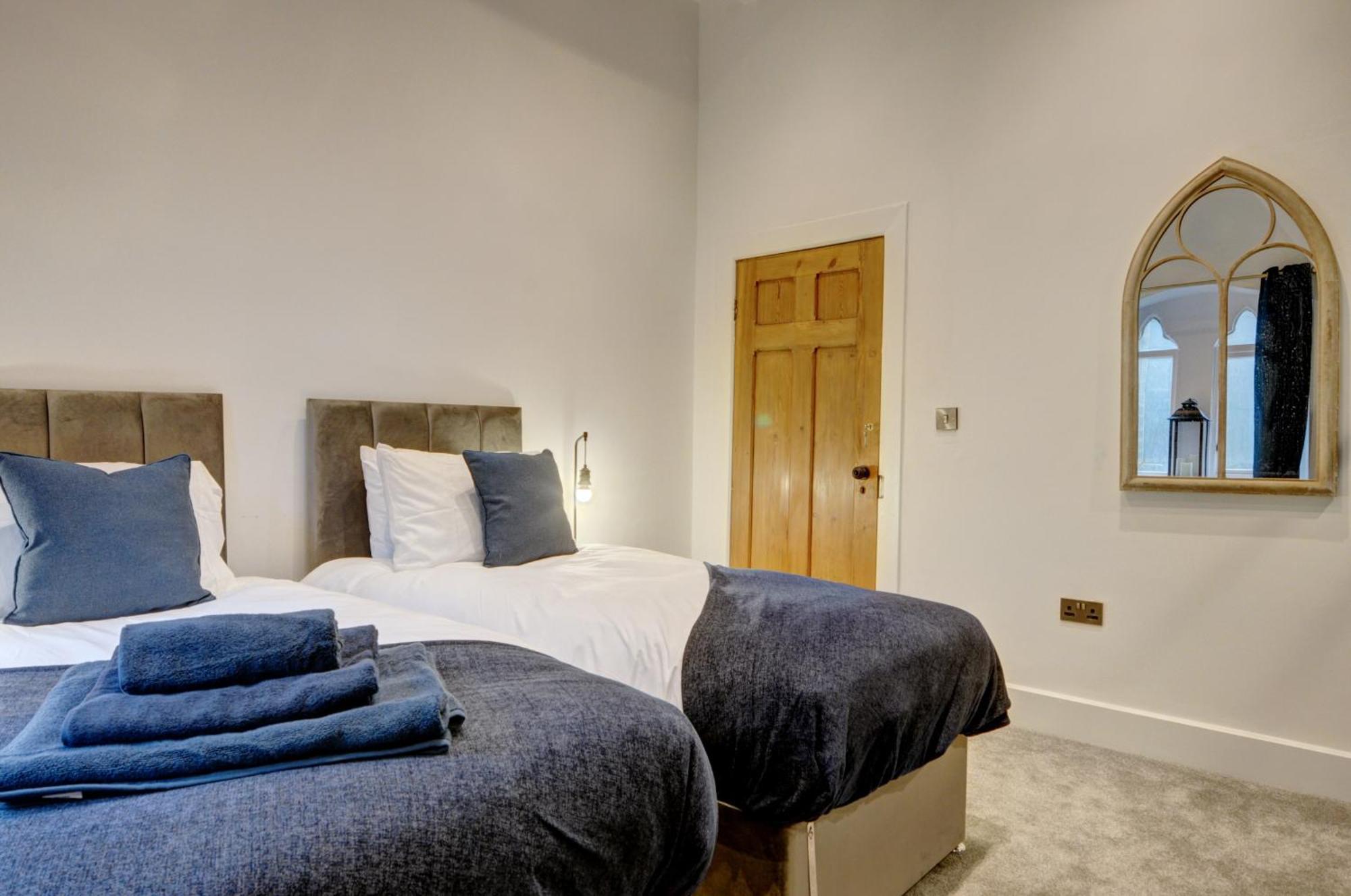 The Old Vicarage - Secure Parking, Fast Wifi, Garden Βίλα Λιντς Εξωτερικό φωτογραφία